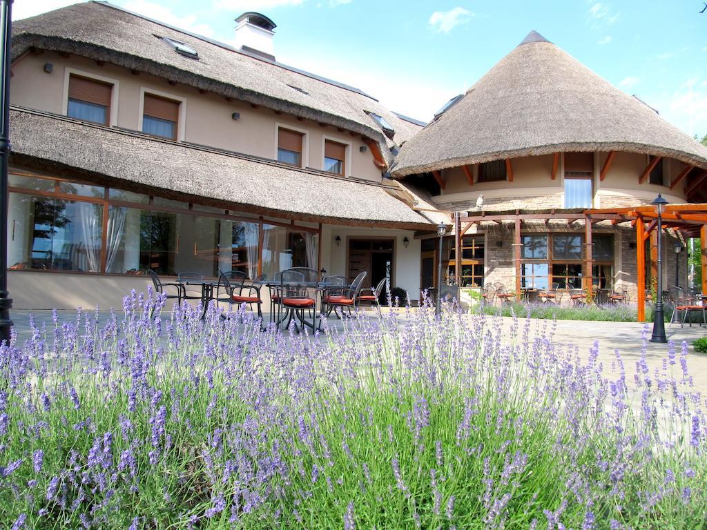Penzion Eko Park Piestany Exteriör bild