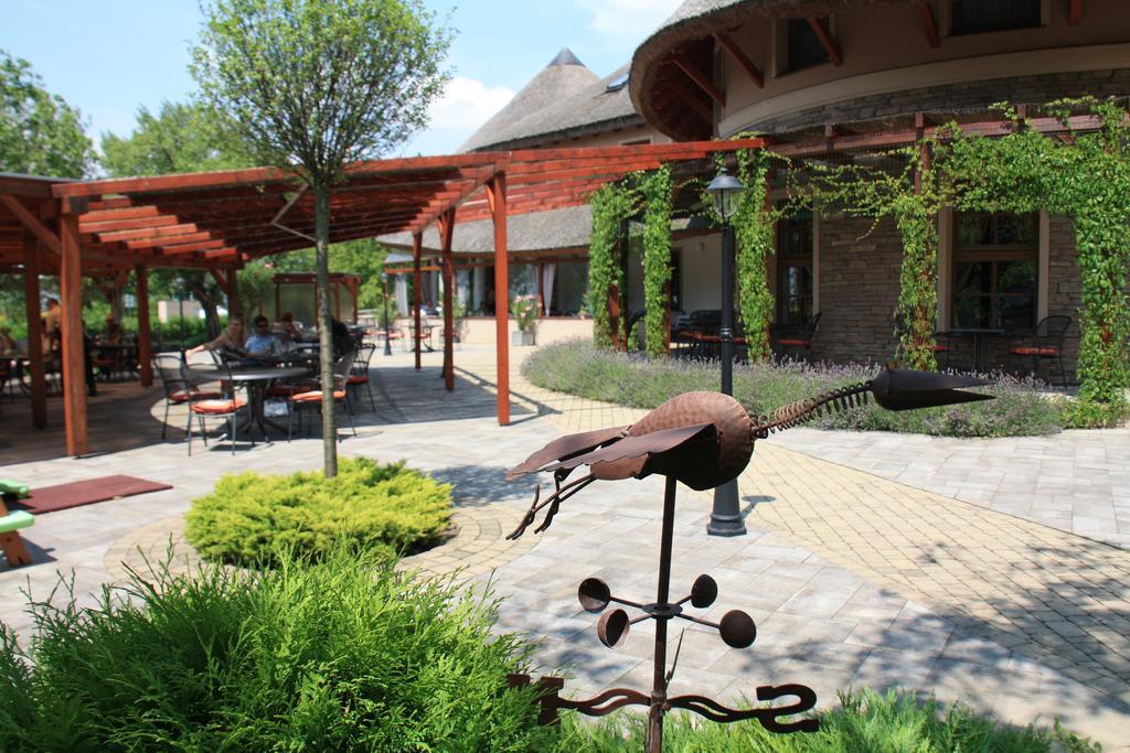 Penzion Eko Park Piestany Exteriör bild
