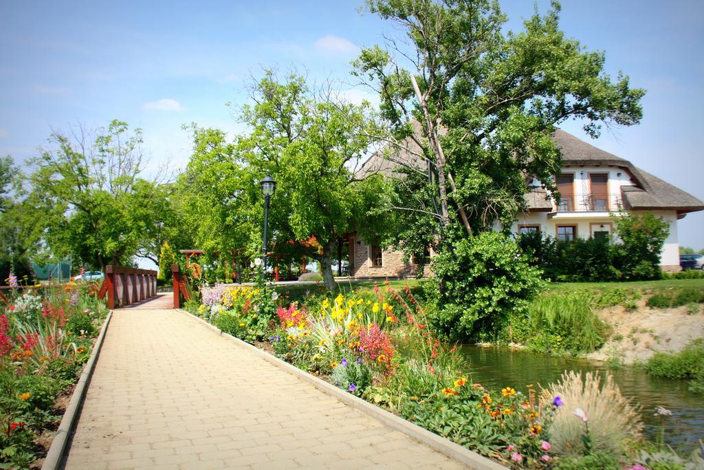 Penzion Eko Park Piestany Exteriör bild