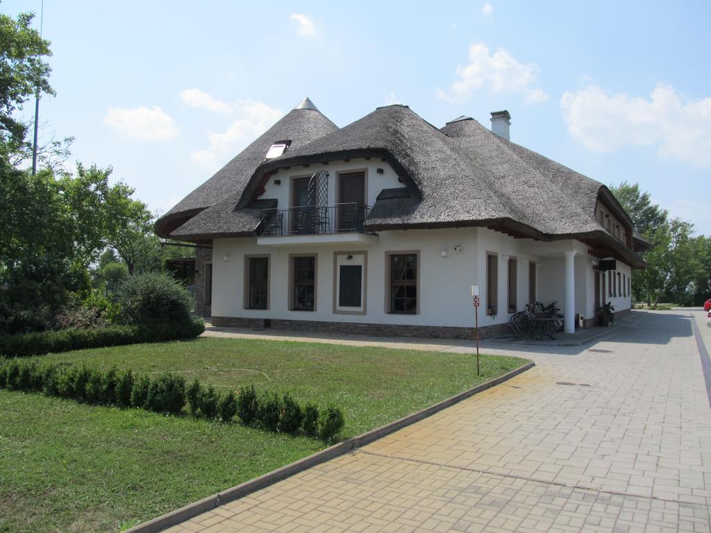 Penzion Eko Park Piestany Exteriör bild