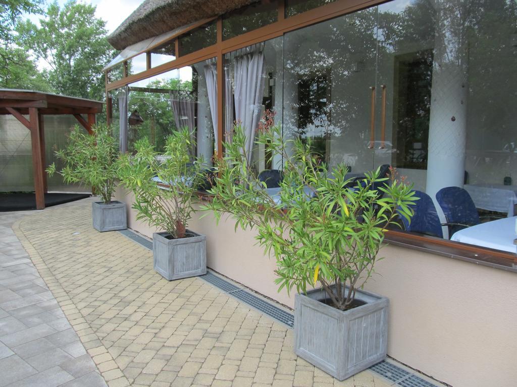 Penzion Eko Park Piestany Exteriör bild